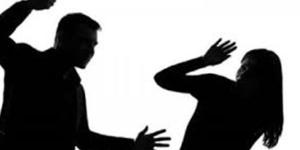 خبيرة أسرية: بعض الرجال يعانون من فقدان السيطرة على زوجاتهم