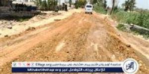 حملات مكثفة لتسوية وتمهيد الطرق بقرى ديروط بأسيوط