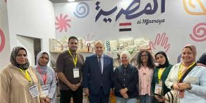 سفير مصر بالمغرب يزور جناح المجلس القومي للمرأة بالمعرض الدولي للنسيج والموضة