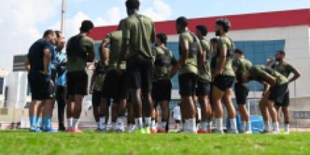قرار عاجل من أيمن الرمادي ضد لاعبي الزمالك بعد التعادل مع سيراميكا في الدوري