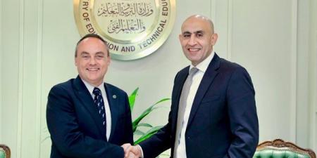 وزير التربية والتعليم يلتقي الممثل المقيم لصندوق الأمم المتحدة للسكان لبحث التعاون