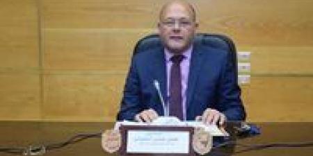 النعماني يقرر صرف مكافاة للعاملين بجامعة سوهاج تقديرا لجهودهم