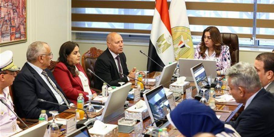 وزيرة التنمية المحلية تبحث جهود إعادة المظهر الجمالي لعدد من الشوارع بمصر الجديدة