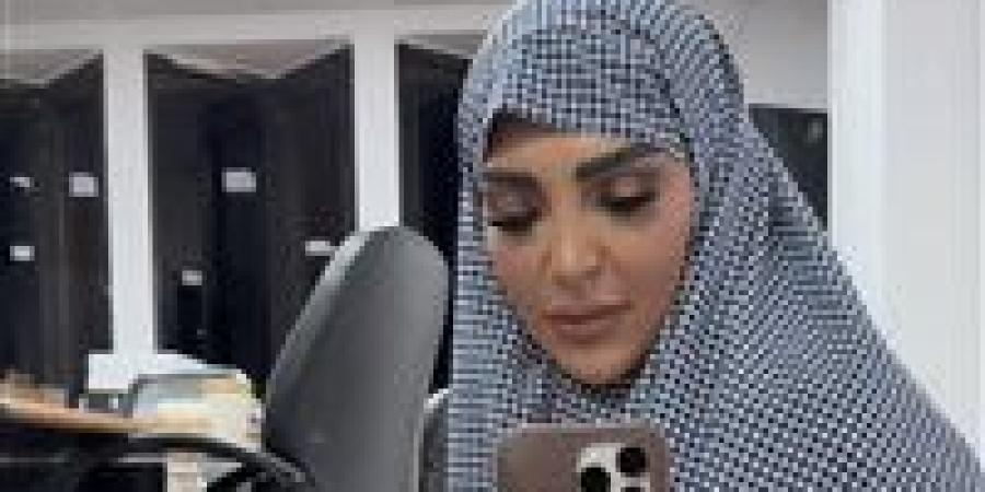سالي عبد السلام: بصلي بالمانكير والميكاب عشان عندي شغل ومش عايزة اضيع المغرب