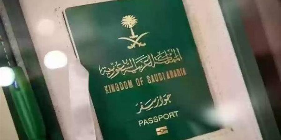 "لا عمرة ولا حج".. السعودية تصدر توجيهات عاجلة لحاملي تأشيرة الزيارة 2025