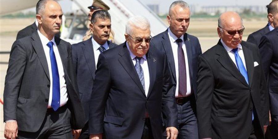 وصول الرئيس الفلسطيني محمود عباس إلى بغداد للمشاركة في القمة العربية