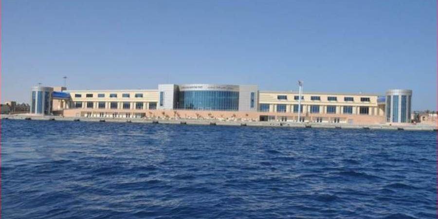 لليوم الرابع.. استمرار إغلاق ميناء الغردقة البحري لسوء الأحوال الجوية