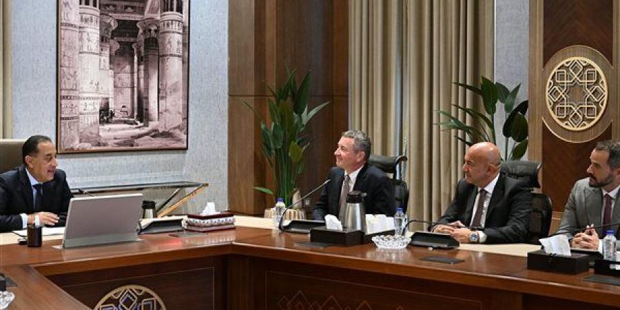 مدبولي يبحث مع نائب رئيس "إكسون موبيل" خطط تسريع الإنتاج