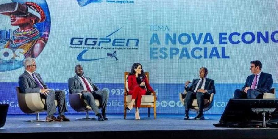 الرئيس التنفيذي لوكالة الفضاء يشارك في المنتدى الدولي لتكنولوجيا المعلومات بأنجولا