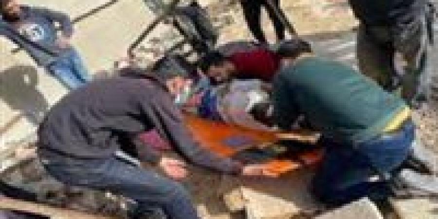 كان طالع على رزقه.. مصرع عامل إثر سقوطه من علو فى سمالوط بالمنيا