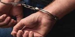 كشفت ملابسات فيديو تعدى عامل مطعم علي زميلة بالضرب في القاهره