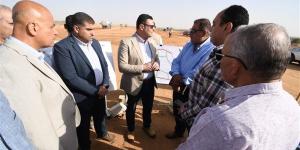 وزير الإسكان يختتم جولته اليوم بتفقد مشروعات تنفيذ شبكات المرافق بمدينة الشروق
