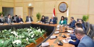 وزير الصناعة والنقل يتابع مع عدد من الوزراء ...