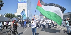 طيف فلسطين يحضر بقوة في مسيرات العمال بشوارع الدار البيضاء