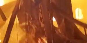 مدير أمن قنا يتوجه لكنيسة ماري جرجس لمتابعة جهود إطفاء الحريق
