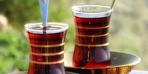 "مزاج المصريين".. أبرزها يعزز صحة القلب.. تعرف على فوائد الشاي الأحمر