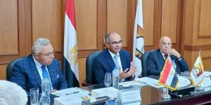 نائب وزير الإسكان يعقد اجتماعاً موسعاً مع اللجنة التنسيقية العليا لتحديث منظومة أكواد مياه الشرب
