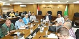 سكرتير مساعد محافظ الجيزة يترأس الاجتماع الدوري للوقوف علي مشروعات التطوير بمحيط الفنادق ومسارات الحركة