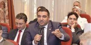 «وحدات سكنية ايجار تمليكي.. و10 سنوات مرحلة انتقالية».. النائب محمود عصام يطرح حلا لأزمة مشروع قانون الإيجار القديم