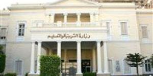 طلاب الثانوية العامة يؤدون امتحان مادة التربية الرياضية