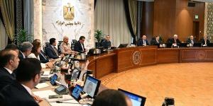 وزير التعليم العالي يستعرض تقريرًا بعنوان "جيل جديد من الجامعات المصرية المتخصصة"