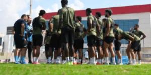 قرار عاجل من أيمن الرمادي ضد لاعبي الزمالك بعد التعادل مع سيراميكا في الدوري