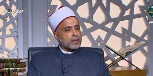 هل يجوز للموكل الانتفاع بالصدقة التي تم توكيله في توزيعها؟.. أمين الفتوى يجيب