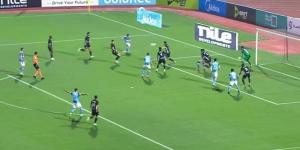 «هدف صاروخي».. إبراهيم عادل يقلص الفارق لـ بيراميدز أمام البنك الأهلي «فيديو»
