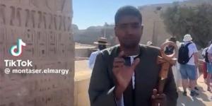 مصري يبهر السائحين بسبب لغته الفرنسية وإتقانه لها فى شرح آثار وعظمة أم الدنيا