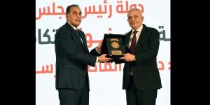 أشعر بالامتنان.. أول تعليق من وزير التعليم السابق بعد تكريمه من رئيس الوزراء