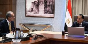 مدبولي يتابع مع وزير الاتصالات عددا من ملفات عمل الوزارة