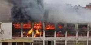 بسبب شدة الرياح.. حريق يلتهم 5 منازل في الفيوم