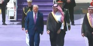 ولي العهد السعودي والرئيس الأمريكي يشهدان توقيع اتفاقيات تعاون بين البلدين