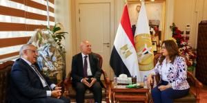 وزيرة التنمية المحلية تبحث مع محافظ القاهرة جهود إعادة المظهر الجمالي والحضاري لشوارع بمصر الجديدة