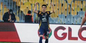 أشرف بن شرقي يسجل هدف التقدم للأهلي في مرمى سيراميكا