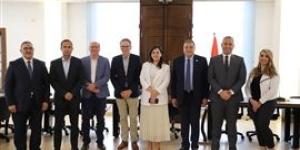 غرفة الإسكندرية" تبحث التعاون مع منظمة PUM الهولندية لدعم الشركات الصغيرة والمتوسطة