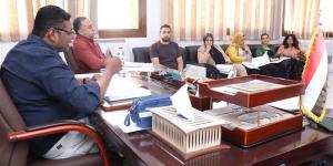 وكيل وزارة الصحة يعقد اجتماعًا مع لجنة المعايشة بمستشفى سفاجا المركزي
