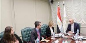 وزير التعليم يلتقى بوفد من البنك الدولى لبحث سبل تعزيز التعاون