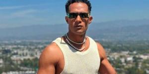 بالفيديو.. محمد رمضان يطرح أغنية "البابا راجع" على "يوتيوب"