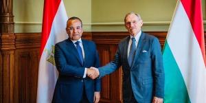 السفير المصري في بودابست يلتقي وزير الداخلية المجري