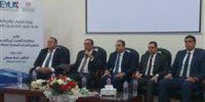 مش هتلاقي الدولار واليورو في الشارع.. نائب وزير الخارجية يحذر الشباب من مخاطر الهجرة غير الشرعية