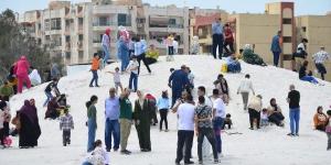 جبال الملح فى بورفؤاد تجذب الزوار من مختلف المحافظات .. صور