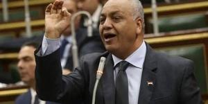 مصطفى بكري منفعلاً:"الجيش المصري يأدب ويربي أي حد"