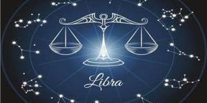 برج الميزان حظك اليوم السبت 17مايو 2025.. تحتاج تغييرات لتحسين حياتك