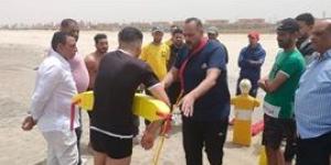إجراء الاختبارات للمتقدمين لوظيفة عامل إنقاذ لتشغيل شاطيء المنصورة الجديدة