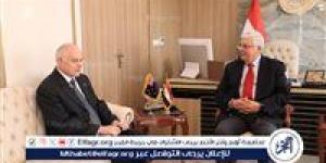 عاشور:يبحث تعزيز التعاون في مجالات التعليم العالي مع سفير أستراليا بالقاهرة