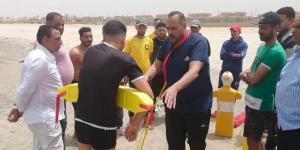 إجراء الاختبارات للمتقدمين لوظيفة عامل إنقاذ لتشغيل شاطيء المنصورة الجديدة