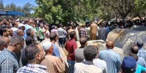 أهالي البحيرة يشيعون جثمان محمد الشحات منصور ممرض مستشفى دمنهور المتوفى بعمله