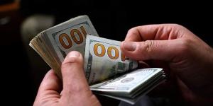 استقرار سعر الدولار أمام الجنيه المصري اليوم الإثنين 19 مايو 2025