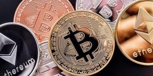 انخفاض جماعي في سوق العملات المشفرة.. وبيتكوين تتراجع دون 103 آلاف دولار